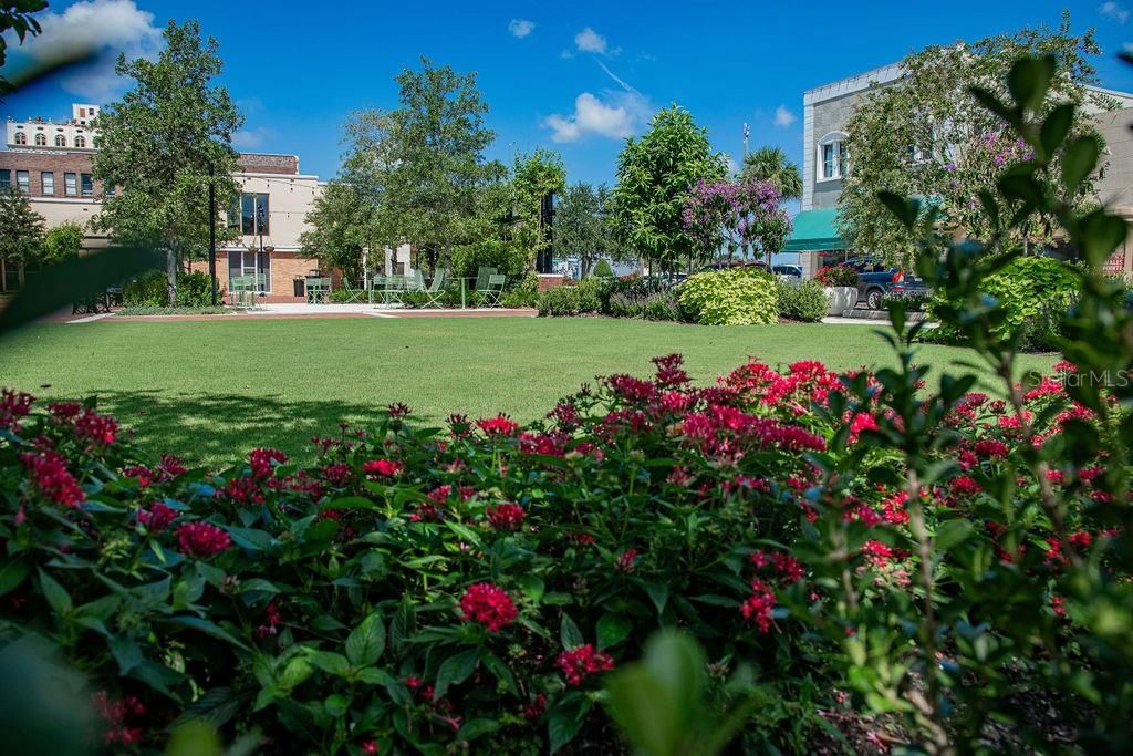 For Sale: $399,900 (4 beds, 3 baths, 2056 Square Feet)