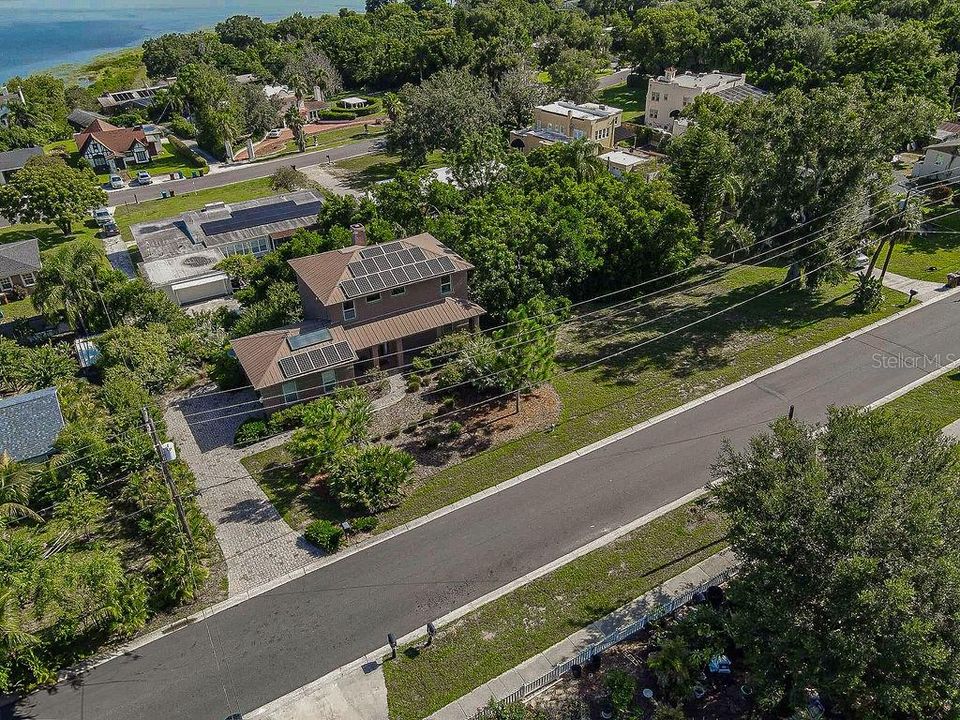 For Sale: $399,900 (4 beds, 3 baths, 2056 Square Feet)