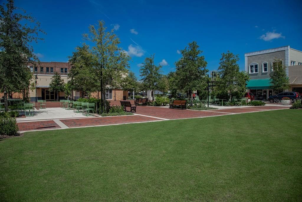 For Sale: $399,900 (4 beds, 3 baths, 2056 Square Feet)