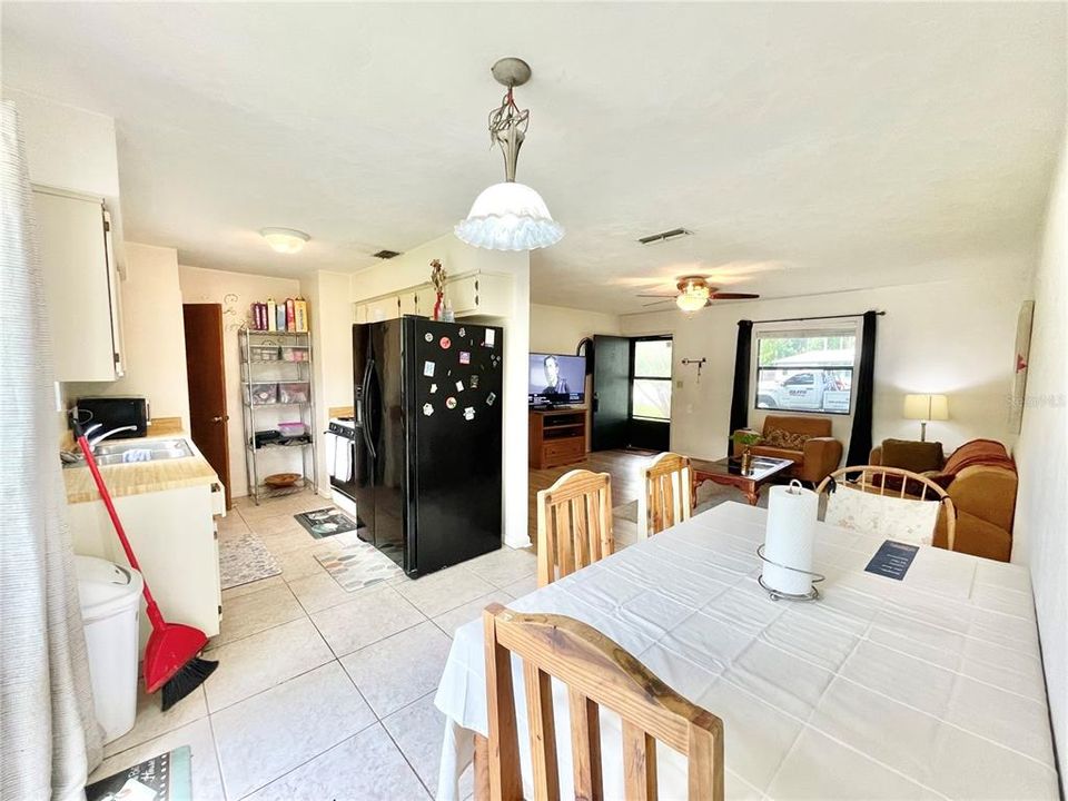 Activo con contrato: $199,900 (2 camas, 1 baños, 972 Pies cuadrados)