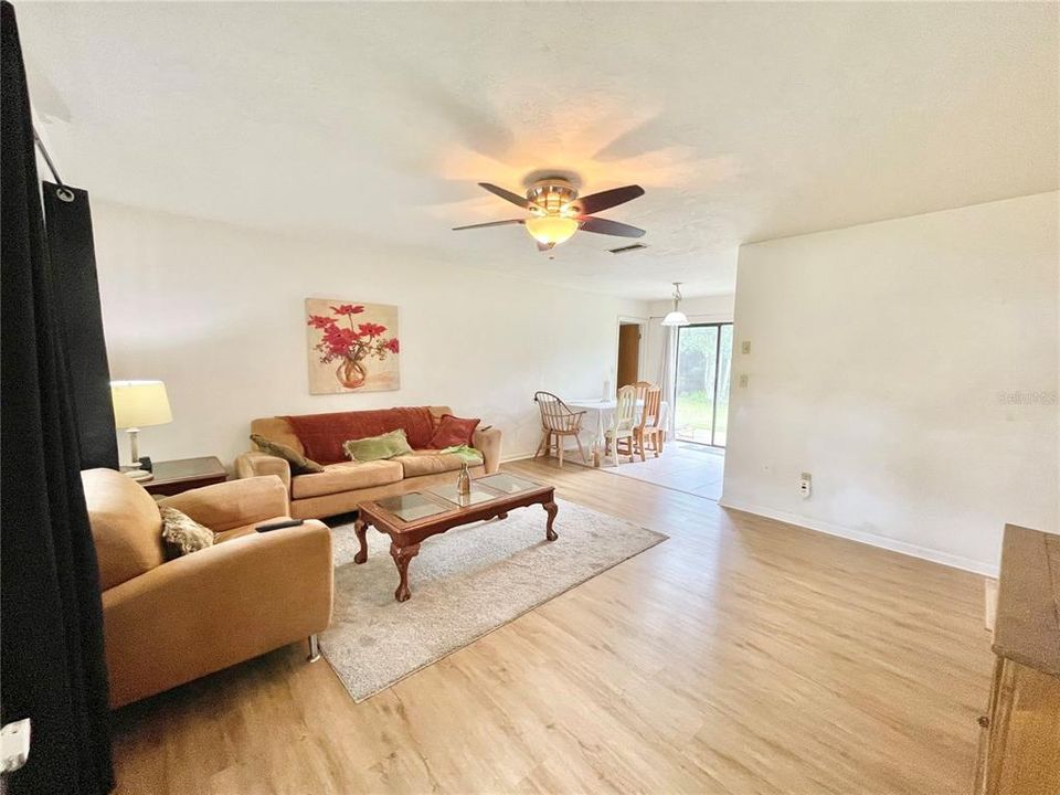 Activo con contrato: $199,900 (2 camas, 1 baños, 972 Pies cuadrados)