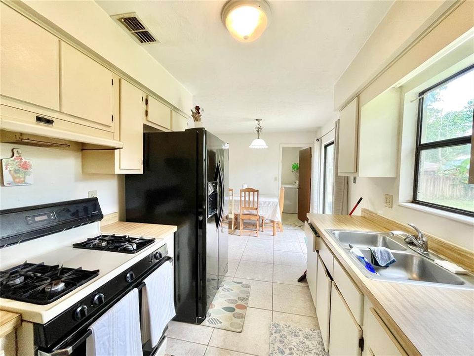 Activo con contrato: $199,900 (2 camas, 1 baños, 972 Pies cuadrados)