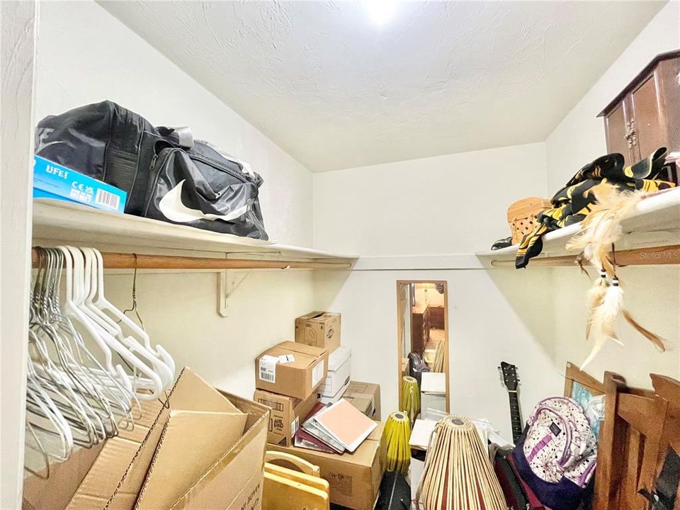 Activo con contrato: $199,900 (2 camas, 1 baños, 972 Pies cuadrados)