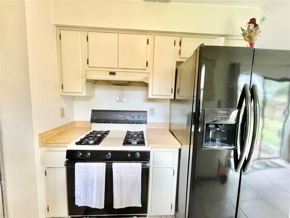 Activo con contrato: $199,900 (2 camas, 1 baños, 972 Pies cuadrados)