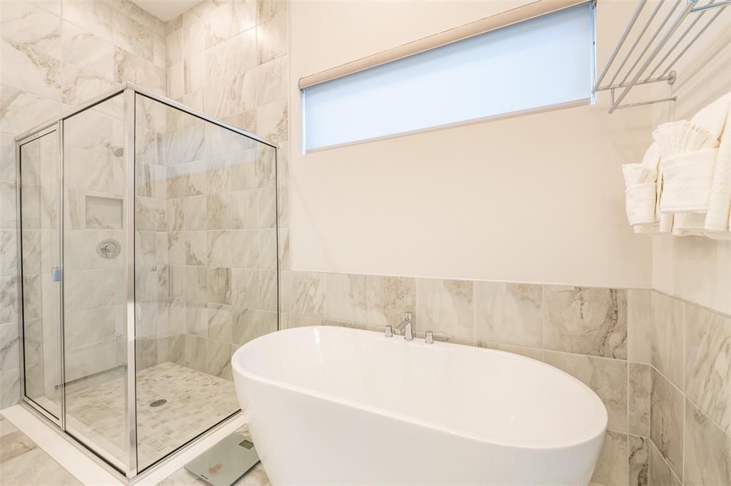 En Venta: $2,495,000 (8 camas, 9 baños, 5590 Pies cuadrados)