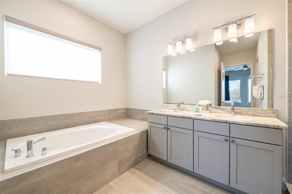 En Venta: $2,495,000 (8 camas, 9 baños, 5590 Pies cuadrados)