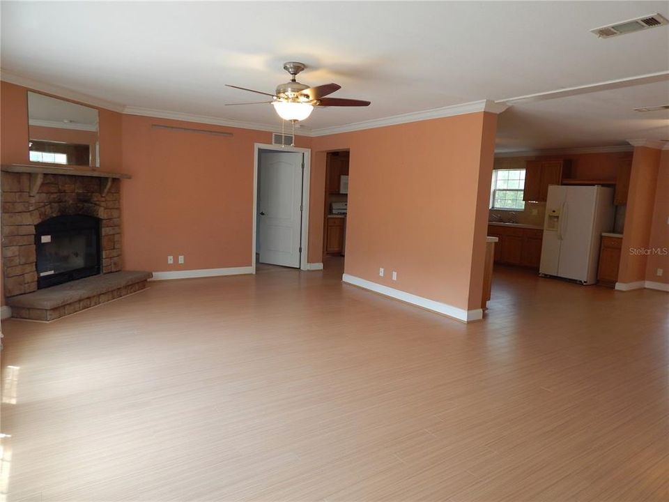 待售: $249,900 (3 贝兹, 3 浴室, 1960 平方英尺)