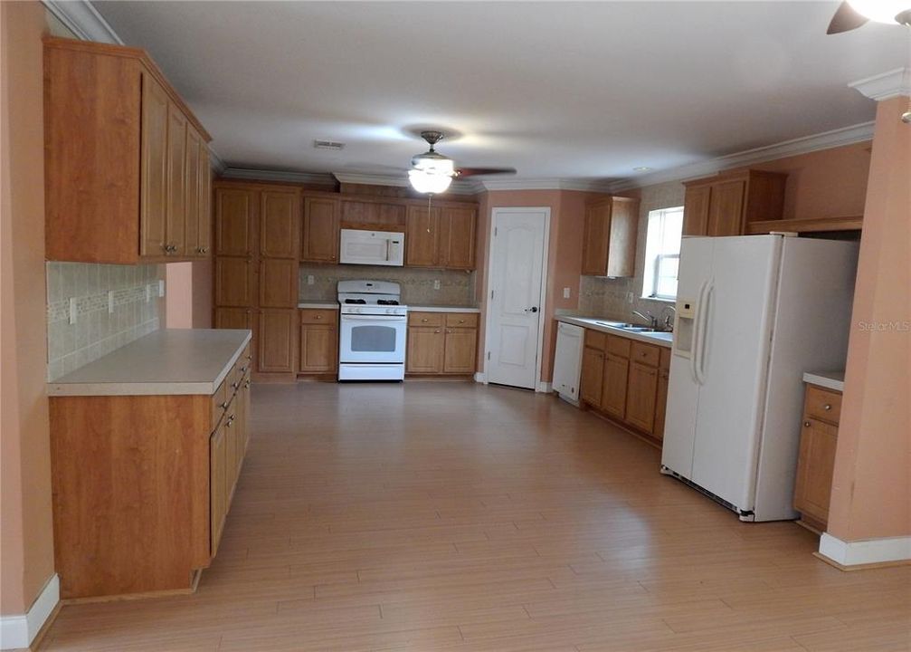 待售: $249,900 (3 贝兹, 3 浴室, 1960 平方英尺)