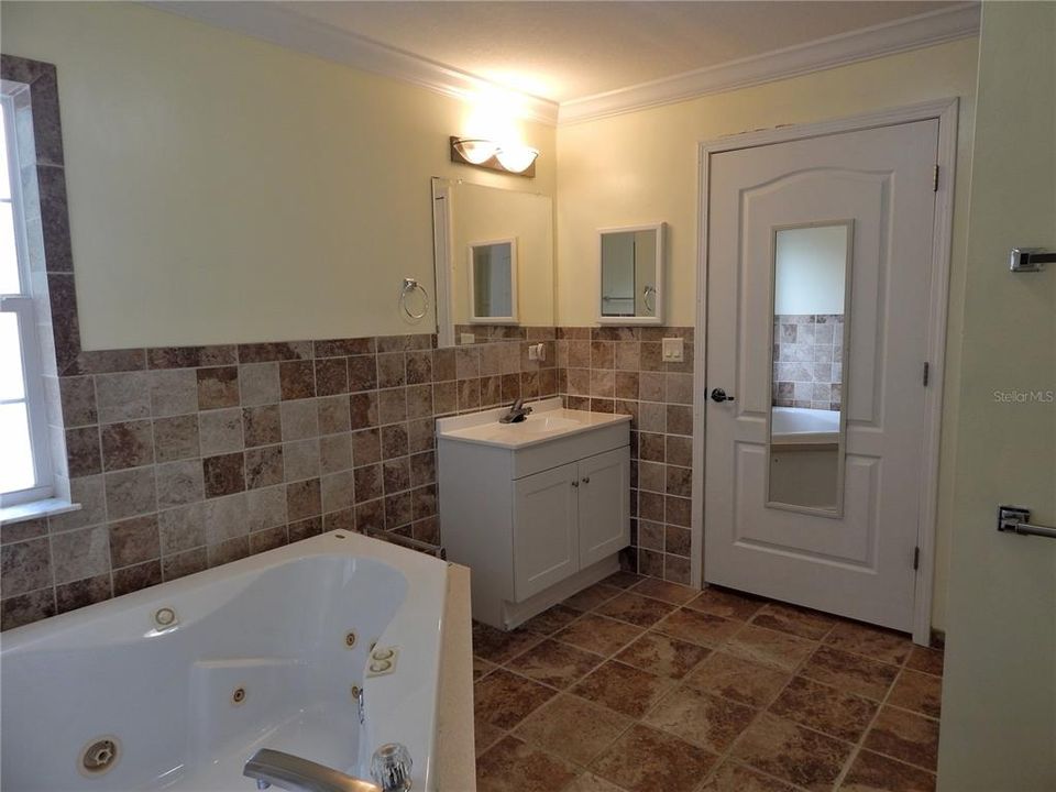 待售: $249,900 (3 贝兹, 3 浴室, 1960 平方英尺)