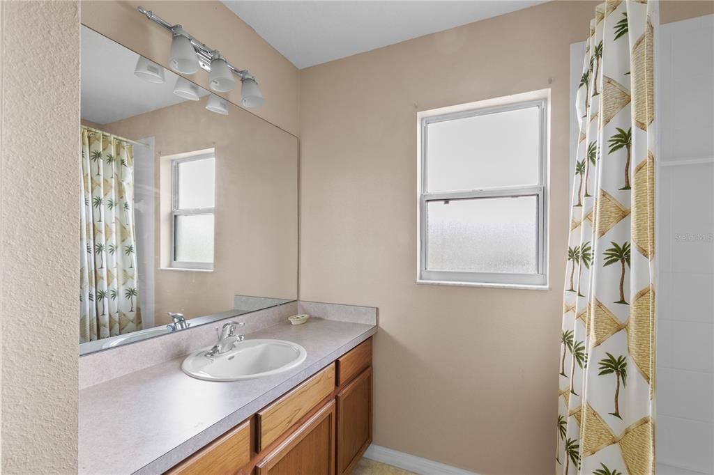 For Sale: $425,000 (3 beds, 2 baths, 1714 Square Feet)