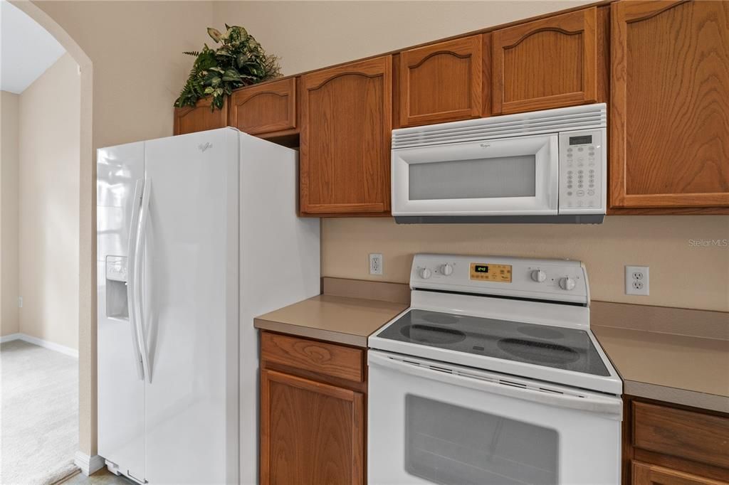 For Sale: $425,000 (3 beds, 2 baths, 1714 Square Feet)