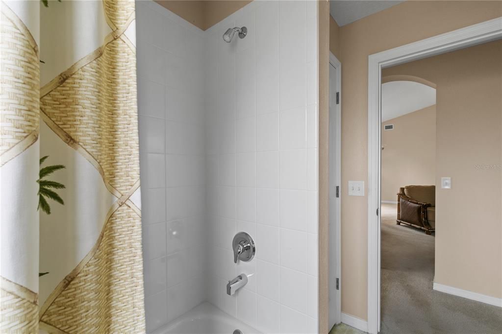 For Sale: $425,000 (3 beds, 2 baths, 1714 Square Feet)