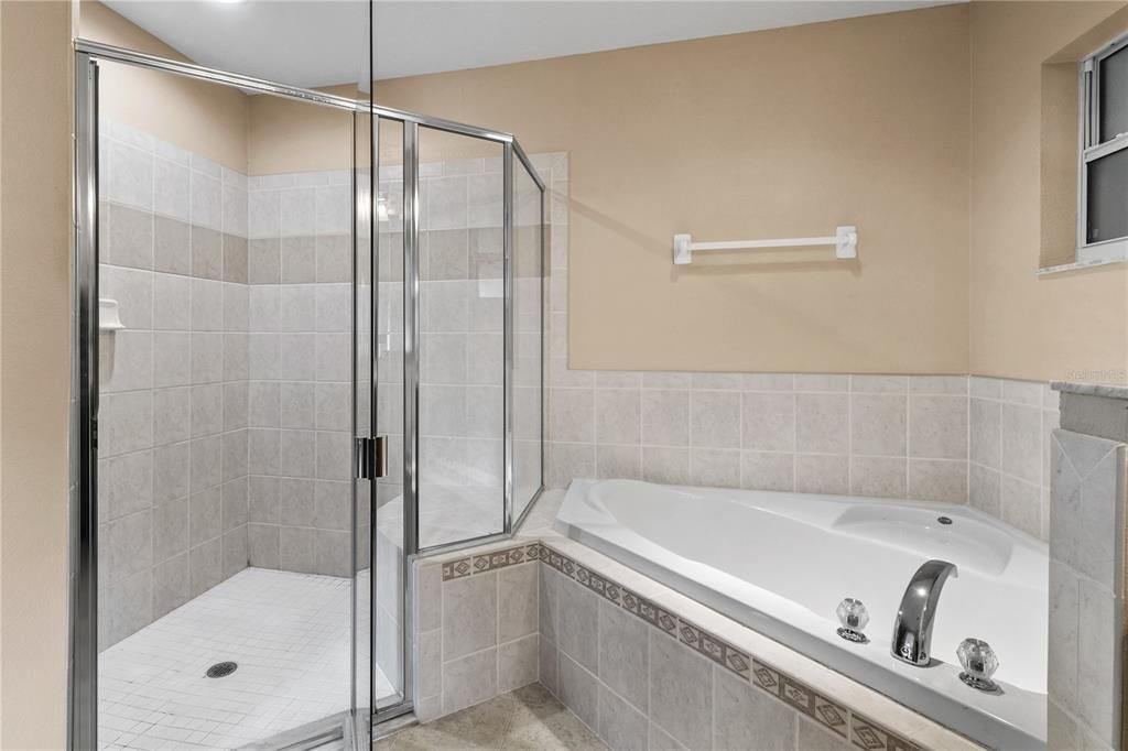 For Sale: $425,000 (3 beds, 2 baths, 1714 Square Feet)