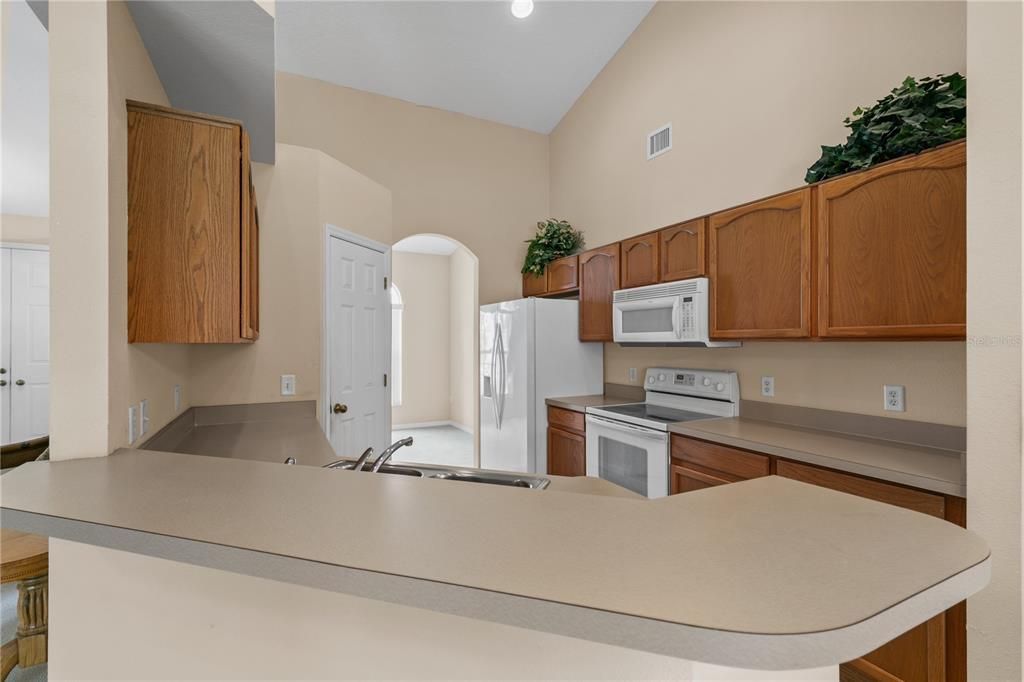 For Sale: $425,000 (3 beds, 2 baths, 1714 Square Feet)