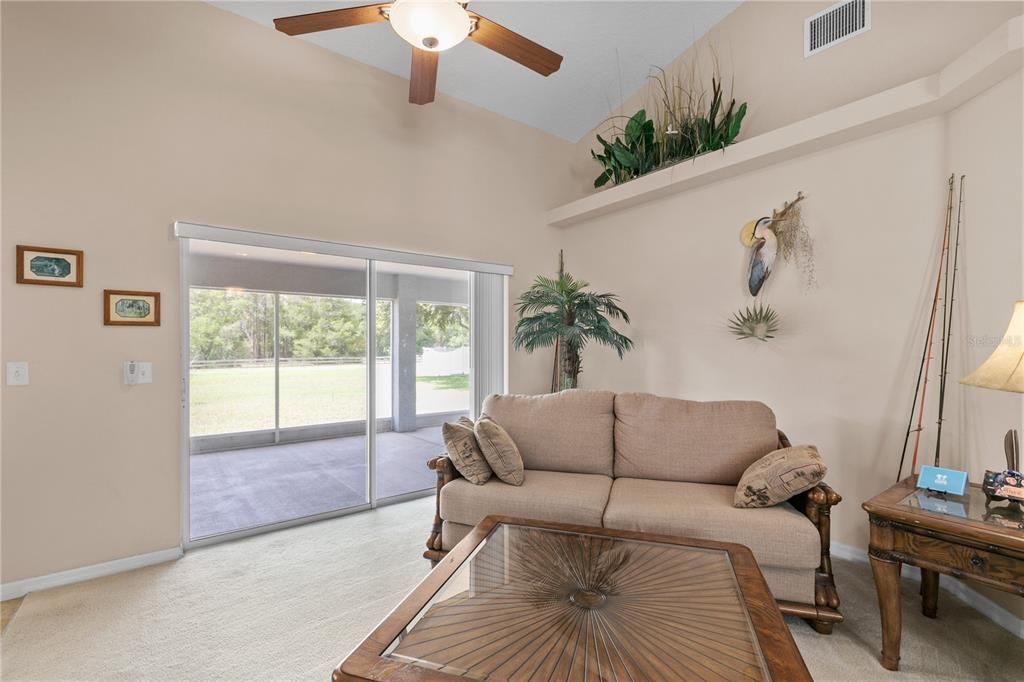 For Sale: $425,000 (3 beds, 2 baths, 1714 Square Feet)