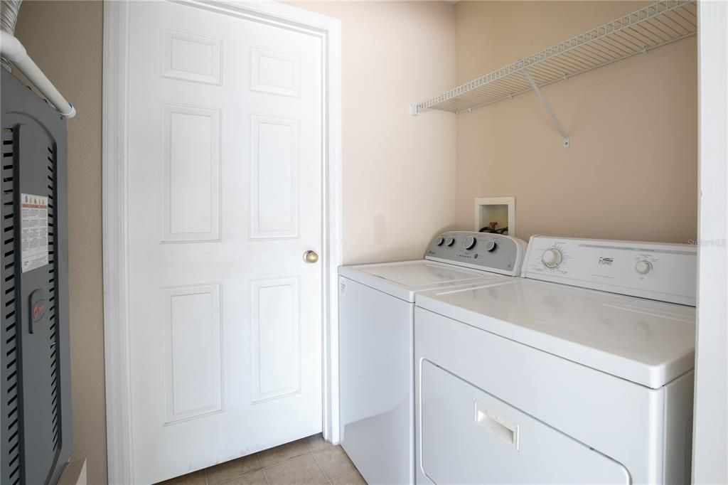 For Sale: $425,000 (3 beds, 2 baths, 1714 Square Feet)