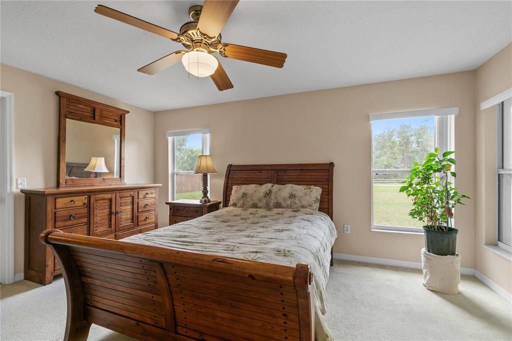 For Sale: $425,000 (3 beds, 2 baths, 1714 Square Feet)