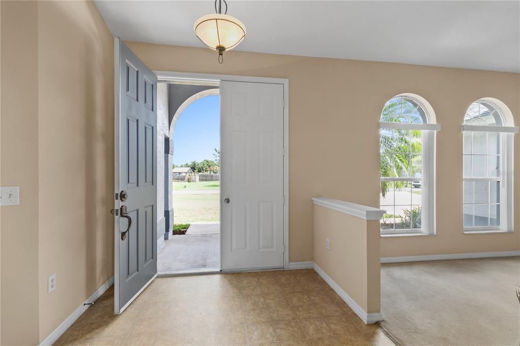 For Sale: $425,000 (3 beds, 2 baths, 1714 Square Feet)