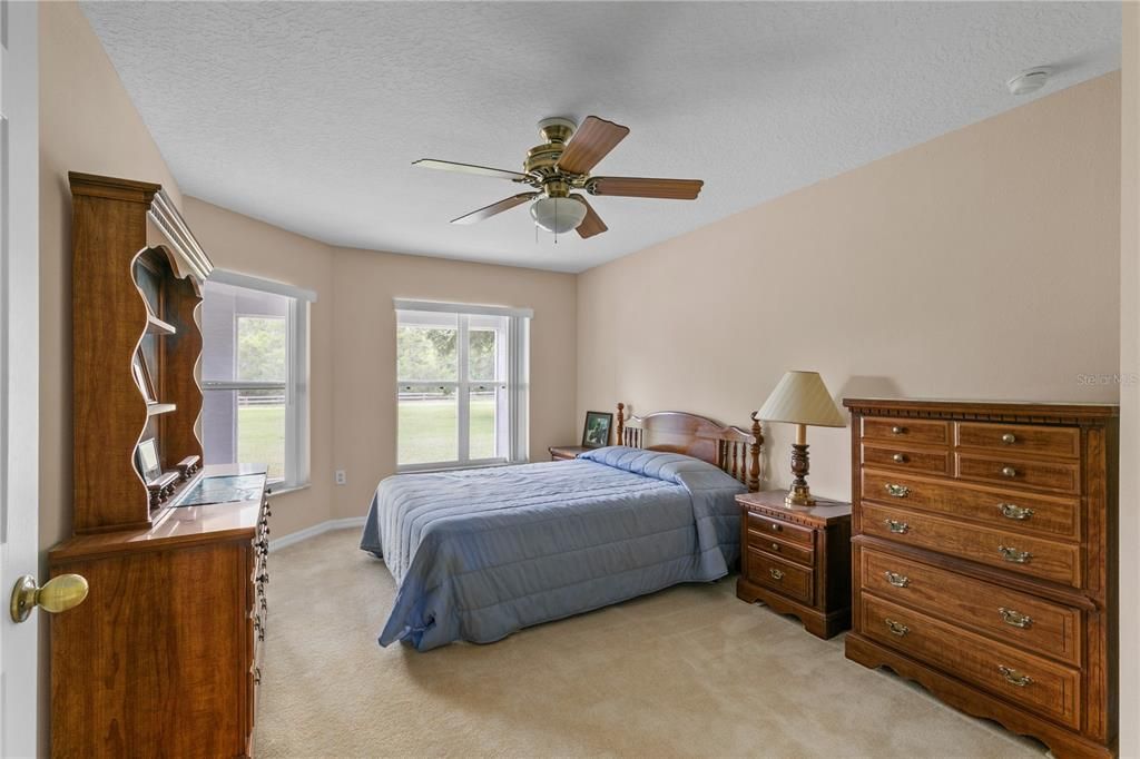 For Sale: $425,000 (3 beds, 2 baths, 1714 Square Feet)