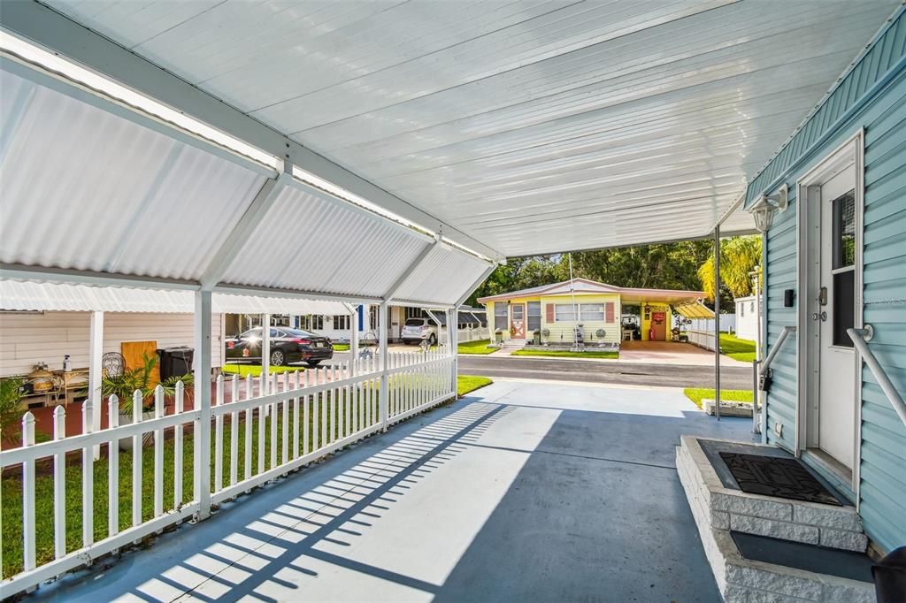 合同活跃: $169,900 (2 贝兹, 2 浴室, 840 平方英尺)