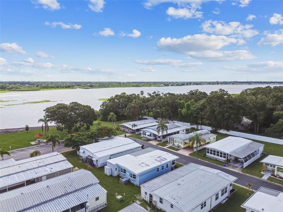 合同活跃: $169,900 (2 贝兹, 2 浴室, 840 平方英尺)