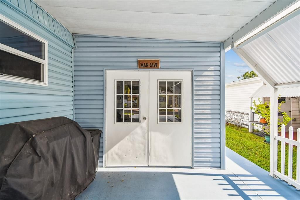 合同活跃: $169,900 (2 贝兹, 2 浴室, 840 平方英尺)