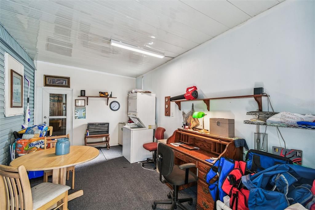 合同活跃: $169,900 (2 贝兹, 2 浴室, 840 平方英尺)