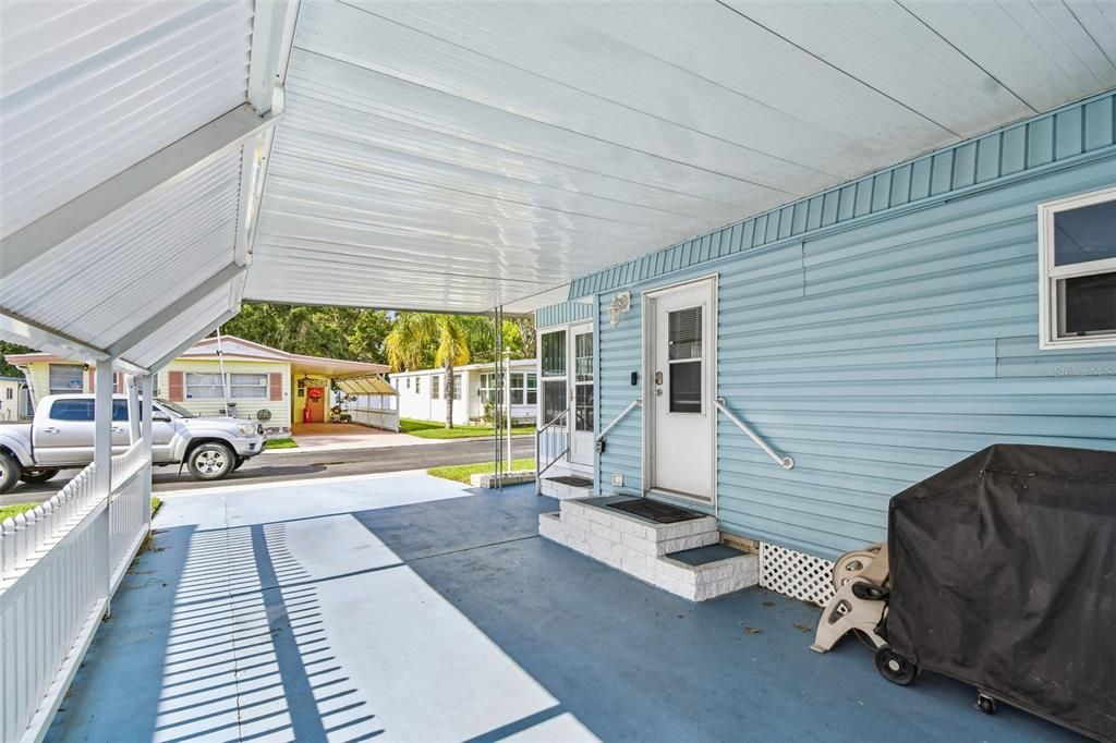 合同活跃: $169,900 (2 贝兹, 2 浴室, 840 平方英尺)