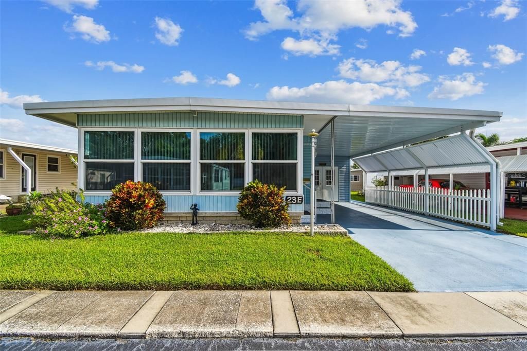 合同活跃: $169,900 (2 贝兹, 2 浴室, 840 平方英尺)