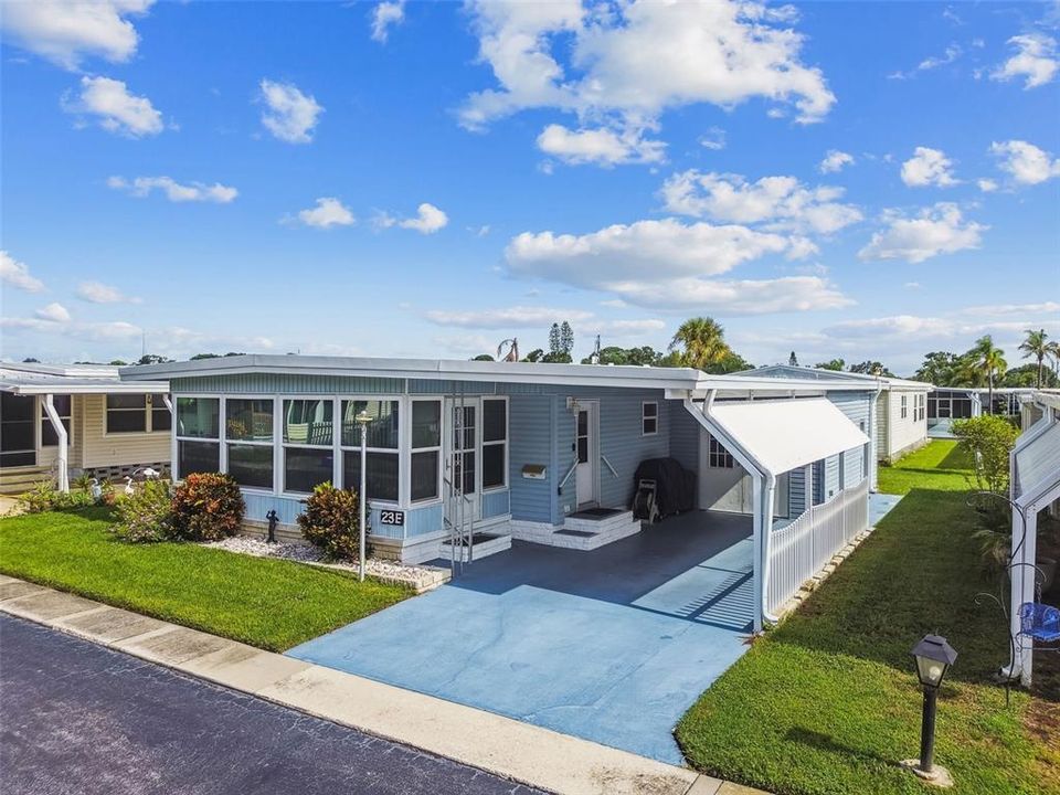 合同活跃: $169,900 (2 贝兹, 2 浴室, 840 平方英尺)