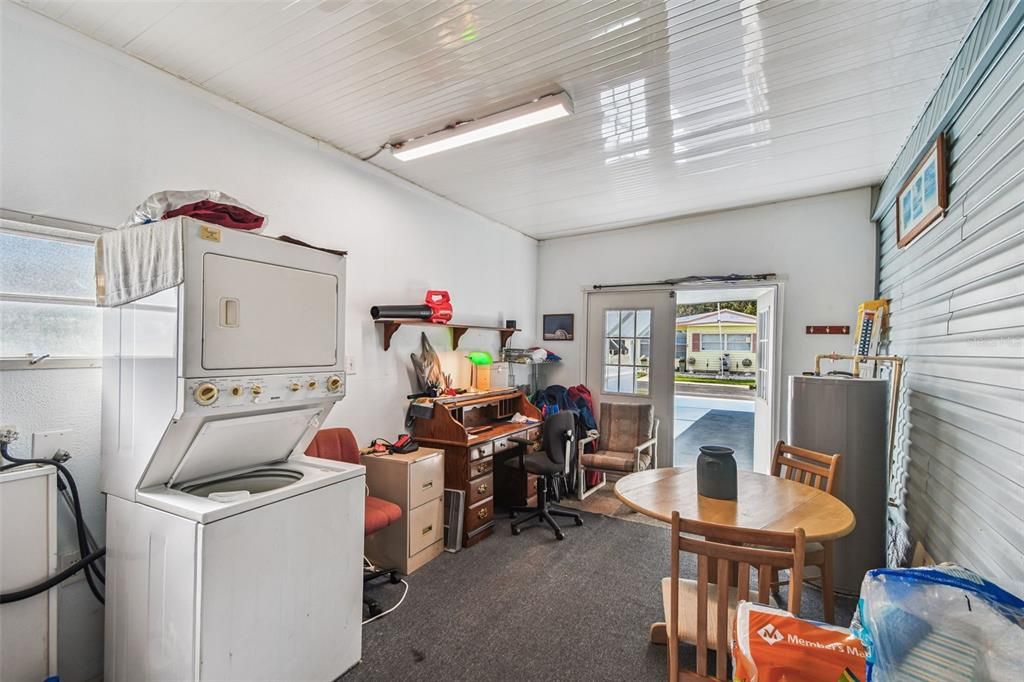 合同活跃: $169,900 (2 贝兹, 2 浴室, 840 平方英尺)