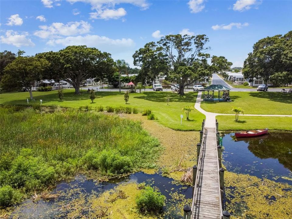 合同活跃: $169,900 (2 贝兹, 2 浴室, 840 平方英尺)