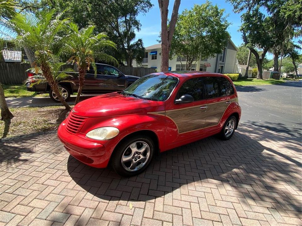 合同活跃: $169,900 (2 贝兹, 2 浴室, 840 平方英尺)