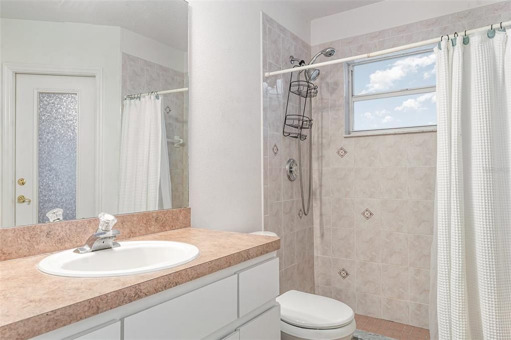 Activo con contrato: $315,000 (3 camas, 2 baños, 1819 Pies cuadrados)