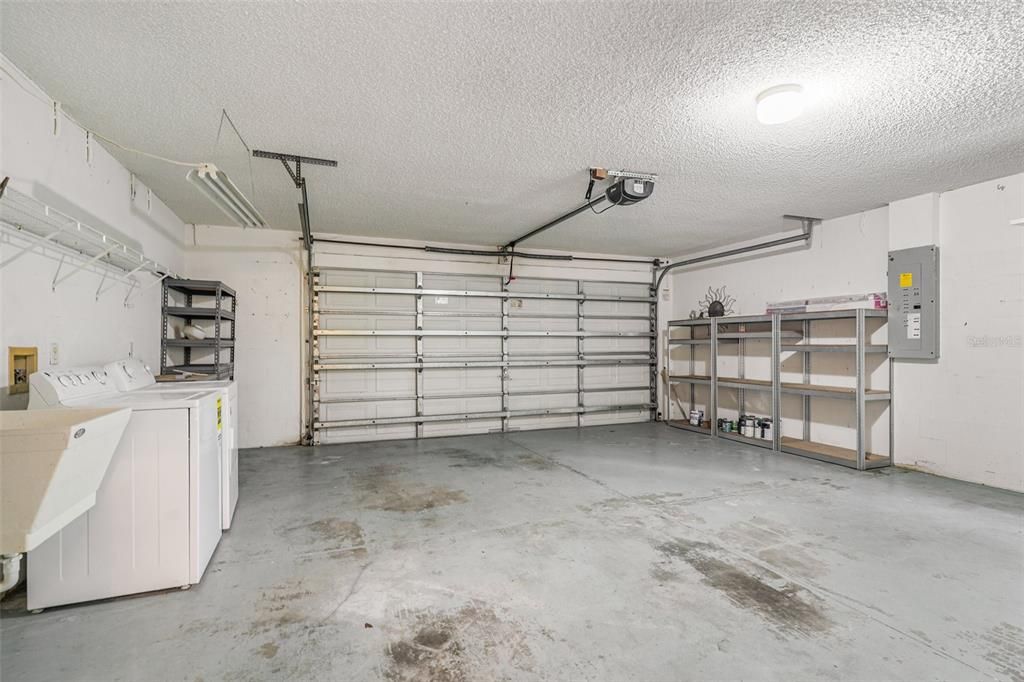 Activo con contrato: $315,000 (3 camas, 2 baños, 1819 Pies cuadrados)