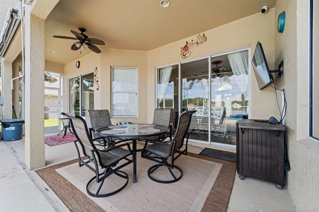 Под контрактом: $639,000 (5 спален, 3 ванн, 2638 Квадратных фут)