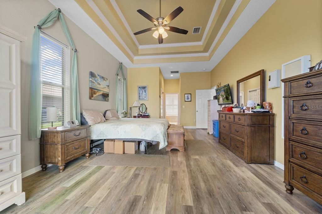 Под контрактом: $639,000 (5 спален, 3 ванн, 2638 Квадратных фут)