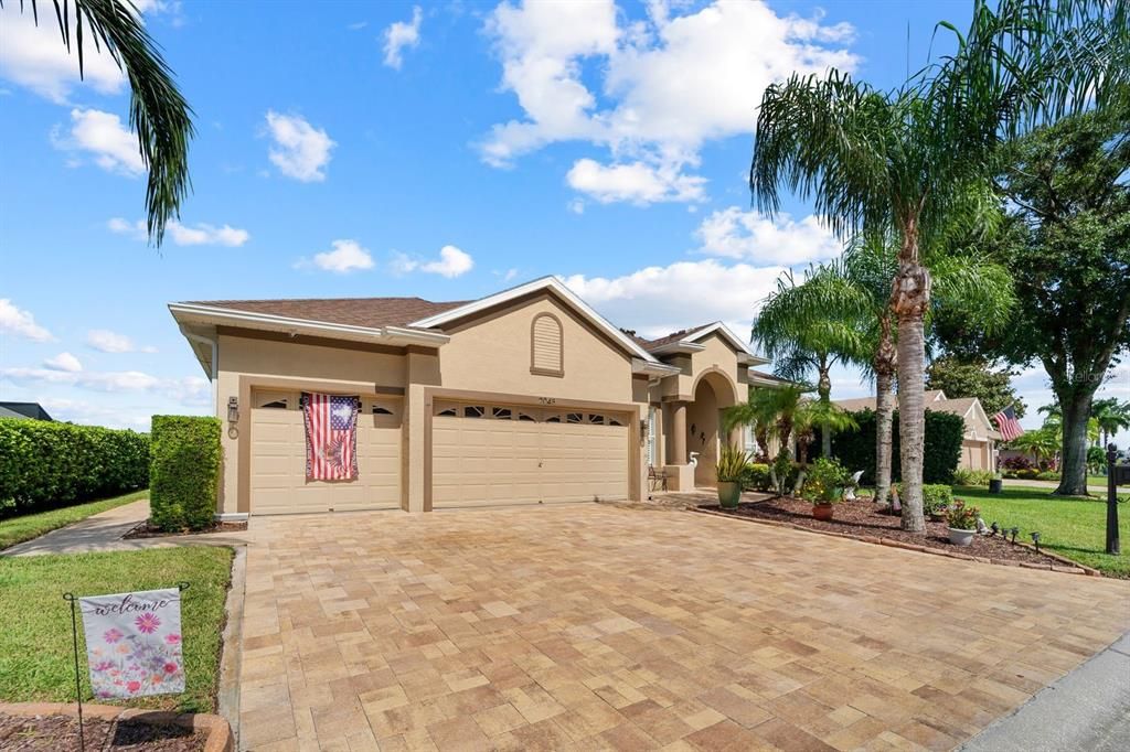 Под контрактом: $639,000 (5 спален, 3 ванн, 2638 Квадратных фут)