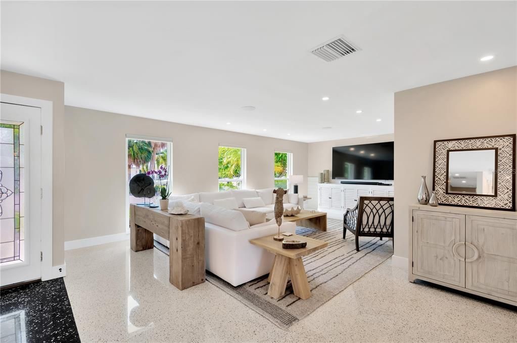 For Rent: $14,500 (3 beds, 3 baths, 2446 Square Feet)