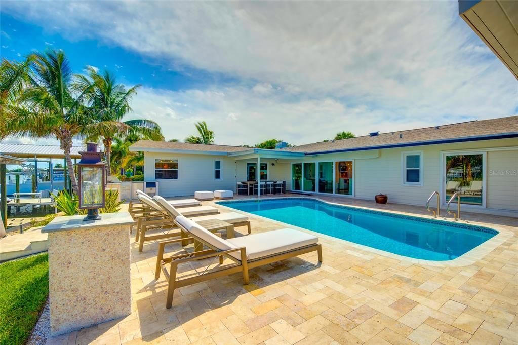 For Rent: $14,500 (3 beds, 3 baths, 2446 Square Feet)