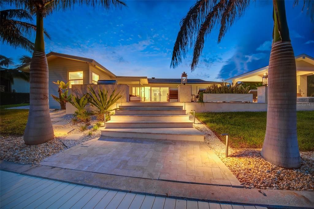 For Rent: $14,500 (3 beds, 3 baths, 2446 Square Feet)