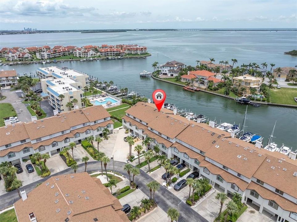 合同活跃: $849,900 (3 贝兹, 3 浴室, 1585 平方英尺)