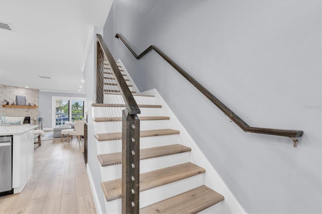 合同活跃: $849,900 (3 贝兹, 3 浴室, 1585 平方英尺)