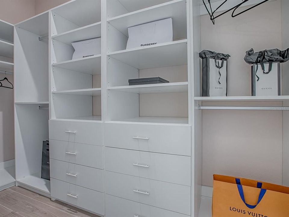 На продажу: $575,000 (4 спален, 2 ванн, 2426 Квадратных фут)