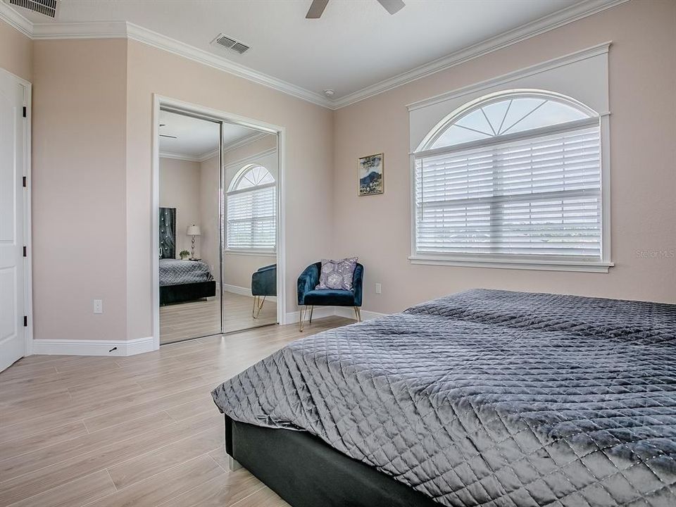 На продажу: $575,000 (4 спален, 2 ванн, 2426 Квадратных фут)