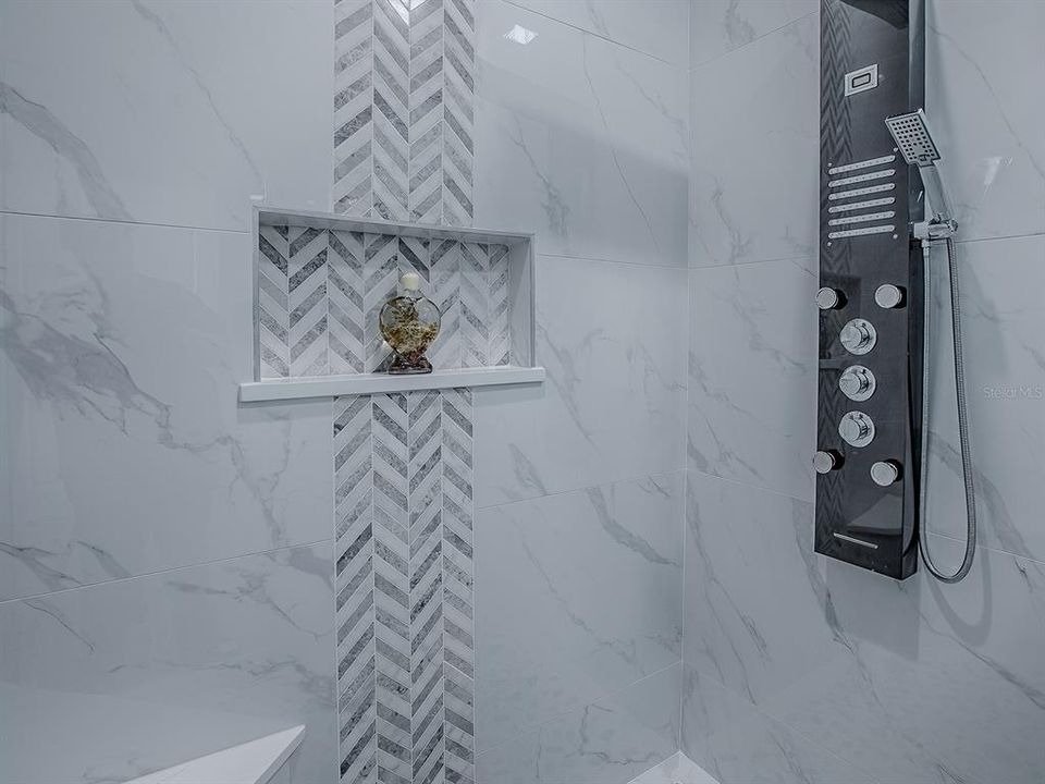 На продажу: $575,000 (4 спален, 2 ванн, 2426 Квадратных фут)