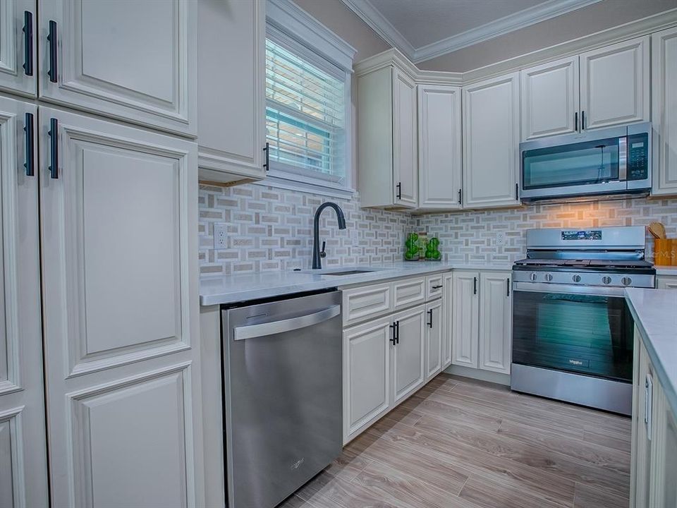 На продажу: $575,000 (4 спален, 2 ванн, 2426 Квадратных фут)