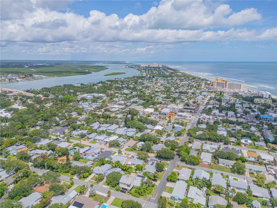 待售: $950,000 (4 贝兹, 0 浴室, 2042 平方英尺)