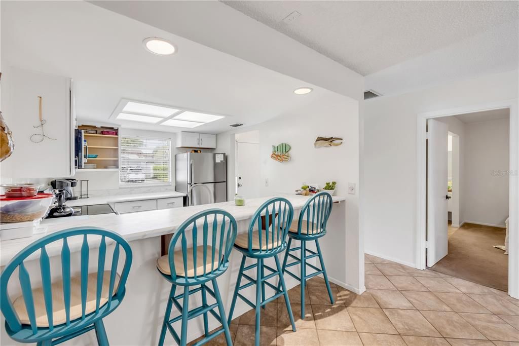 待售: $950,000 (4 贝兹, 0 浴室, 2042 平方英尺)