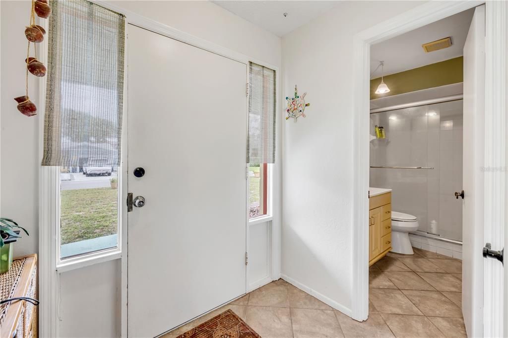 待售: $950,000 (4 贝兹, 0 浴室, 2042 平方英尺)